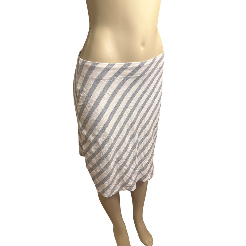 Women M MEC Mountain Equipment Co-Op White Gray Stripe Pull-On Skirt Canada